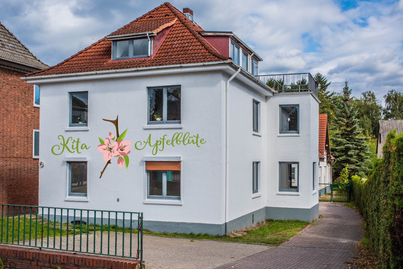 Kita Apfelblüte Front